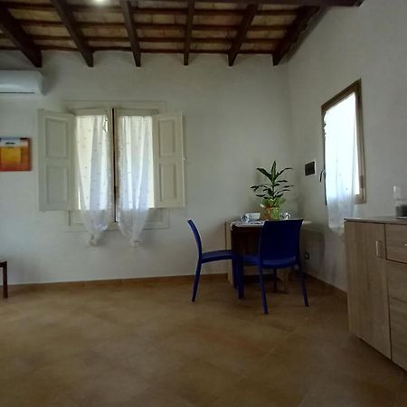 Oltre: Monolocale Con Terrazzo Privato Al Piano Διαμέρισμα Τράπανι Εξωτερικό φωτογραφία